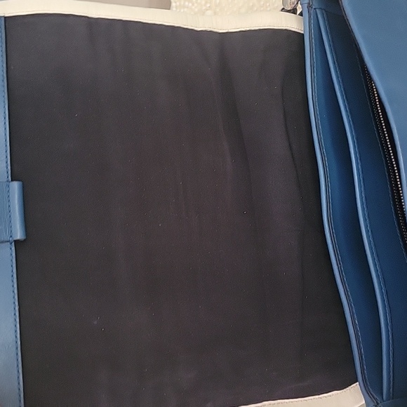 MARC by Marc Jacobs  White/Blue Crossbody - Picture 8 of 16